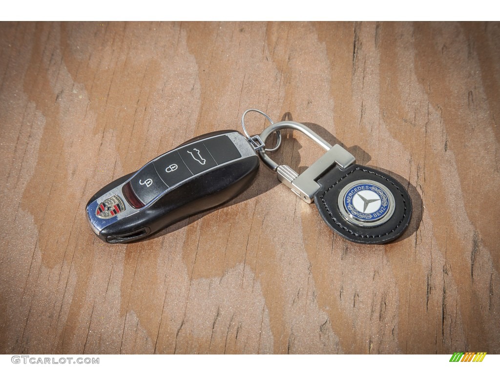 2011 Porsche Cayenne Standard Cayenne Model Keys Photo #86977267