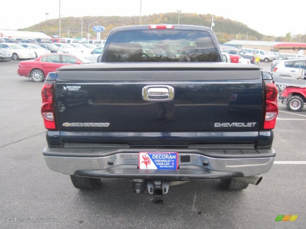 2005 Silverado 2500HD LT Extended Cab 4x4 - Dark Blue Metallic / Medium Gray photo #4