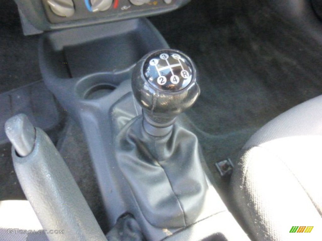 2005 Sunfire Coupe - Electric Blue Metallic / Graphite photo #18