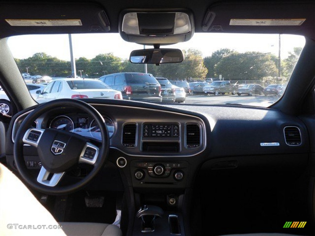 2013 Charger SE - Billet Silver / Black/Light Frost Beige photo #16
