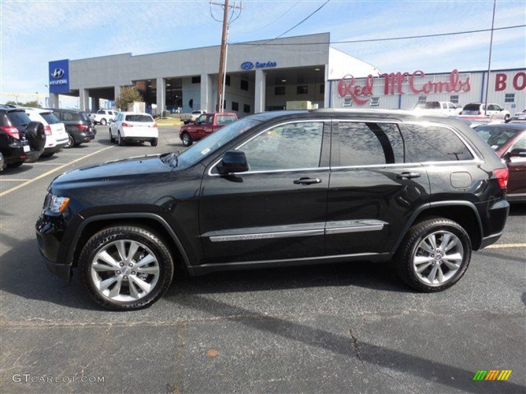 2012 Grand Cherokee Laredo 4x4 - Brilliant Black Crystal Pearl / Black photo #6