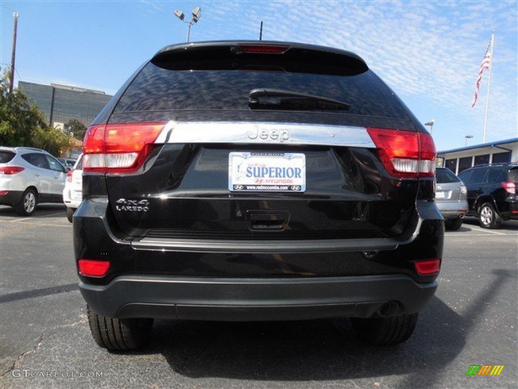 2012 Grand Cherokee Laredo 4x4 - Brilliant Black Crystal Pearl / Black photo #9