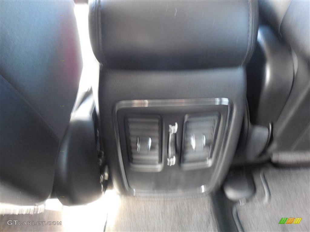 2012 Grand Cherokee Laredo 4x4 - Brilliant Black Crystal Pearl / Black photo #18