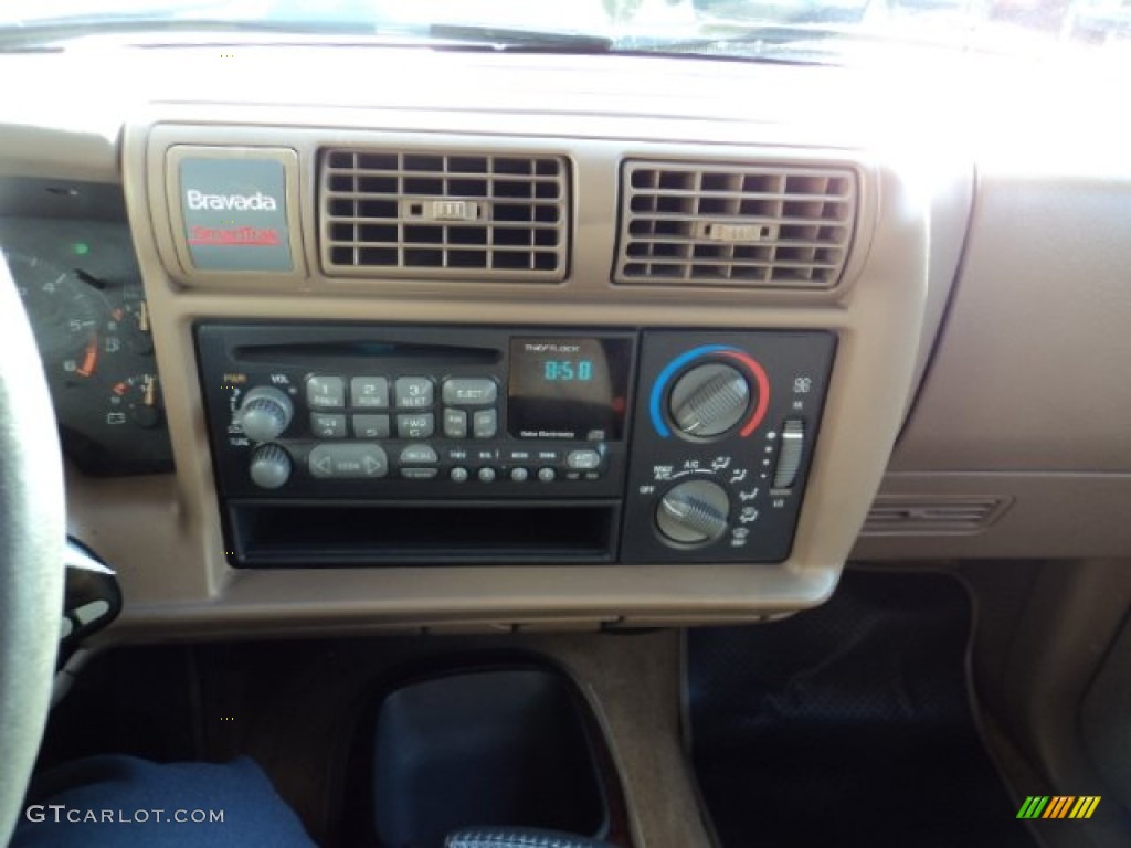 1997 Oldsmobile Bravada AWD Controls Photos