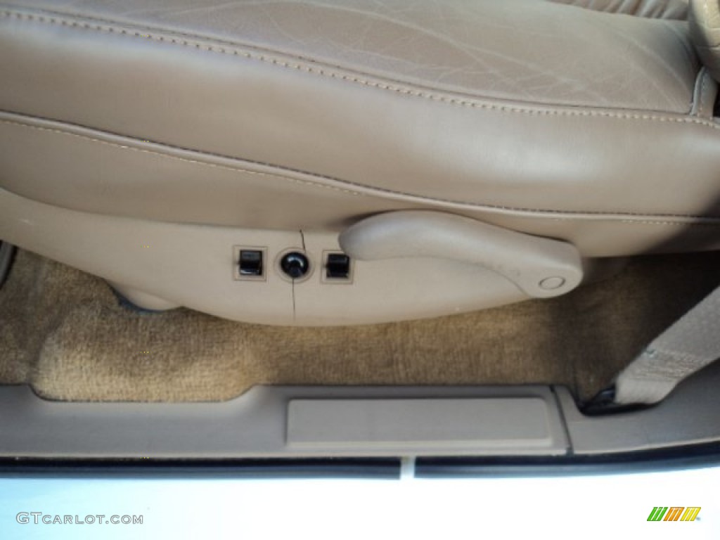 1997 Bravada AWD - White / Tan photo #12