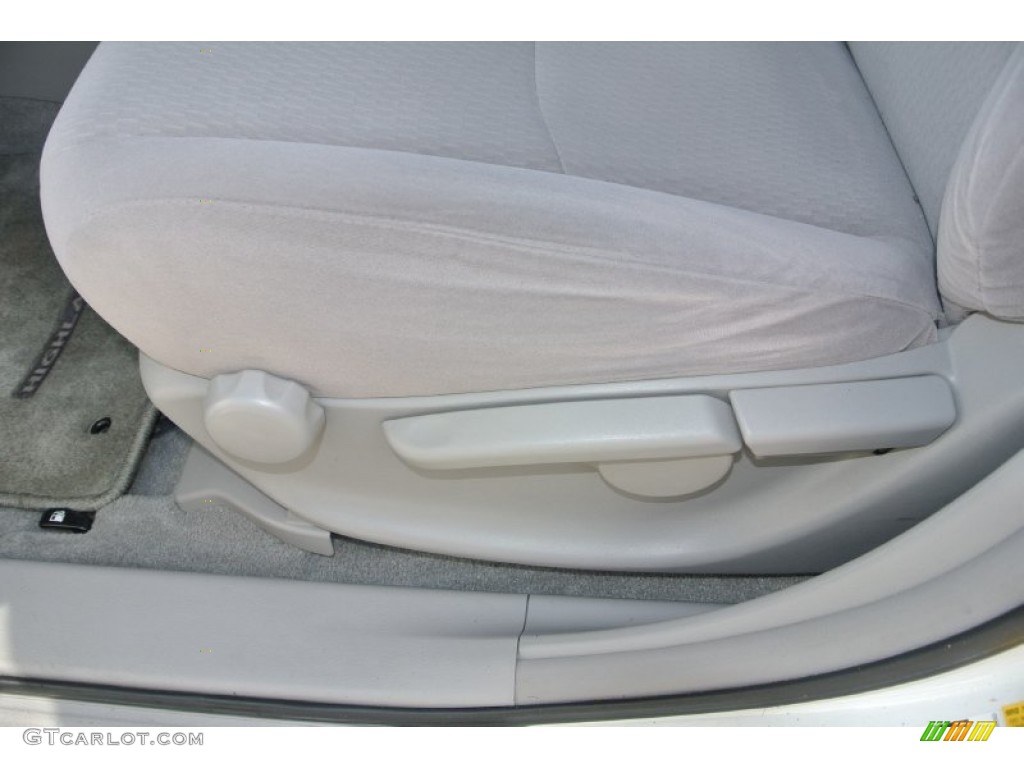 2009 Highlander  - Blizzard White Pearl / Ash photo #9