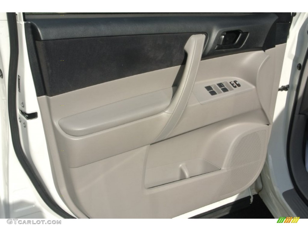 2009 Highlander  - Blizzard White Pearl / Ash photo #10