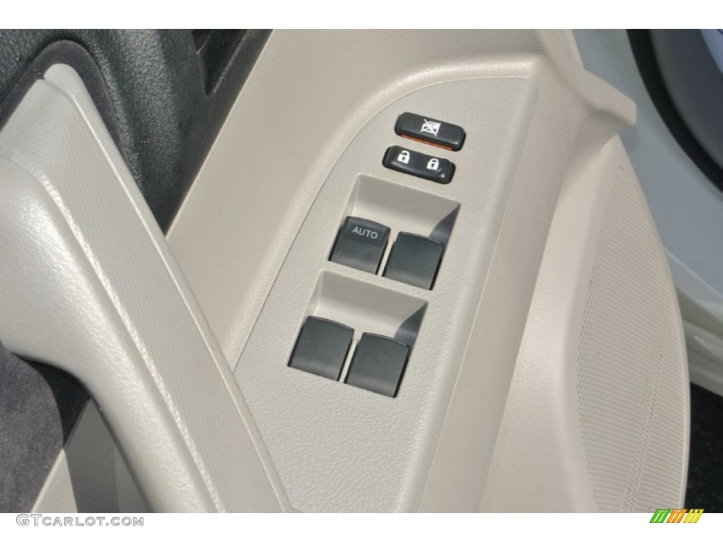 2009 Highlander  - Blizzard White Pearl / Ash photo #11