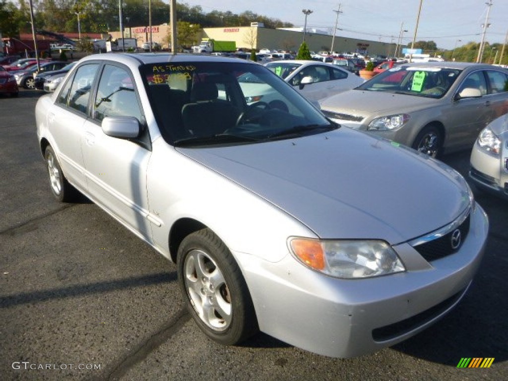 2002 Protege LX - Sunlight Silver Metallic / Off Black photo #5