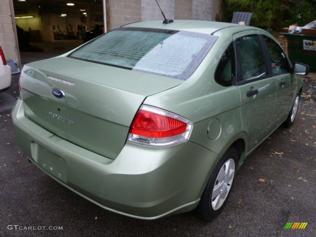 2008 Focus S Sedan - Kiwi Green / Medium Stone photo #11