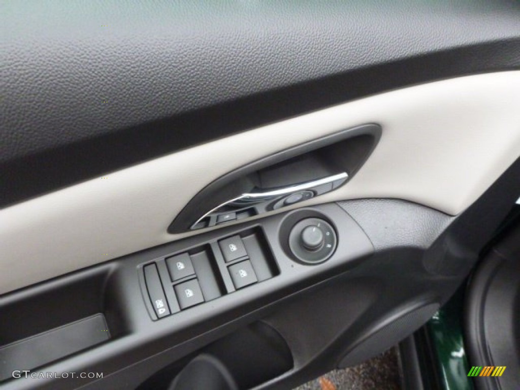2014 Cruze LS - Rainforest Green Metallic / Jet Black/Medium Titanium photo #14