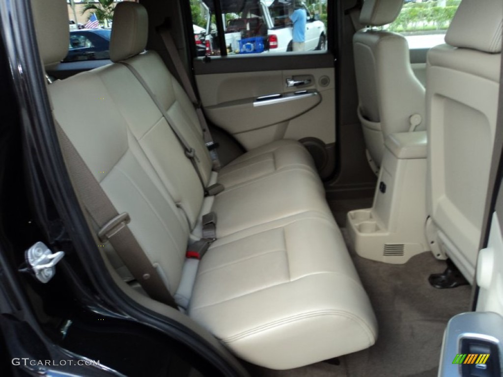 2009 Jeep Liberty Limited Rear Seat Photos
