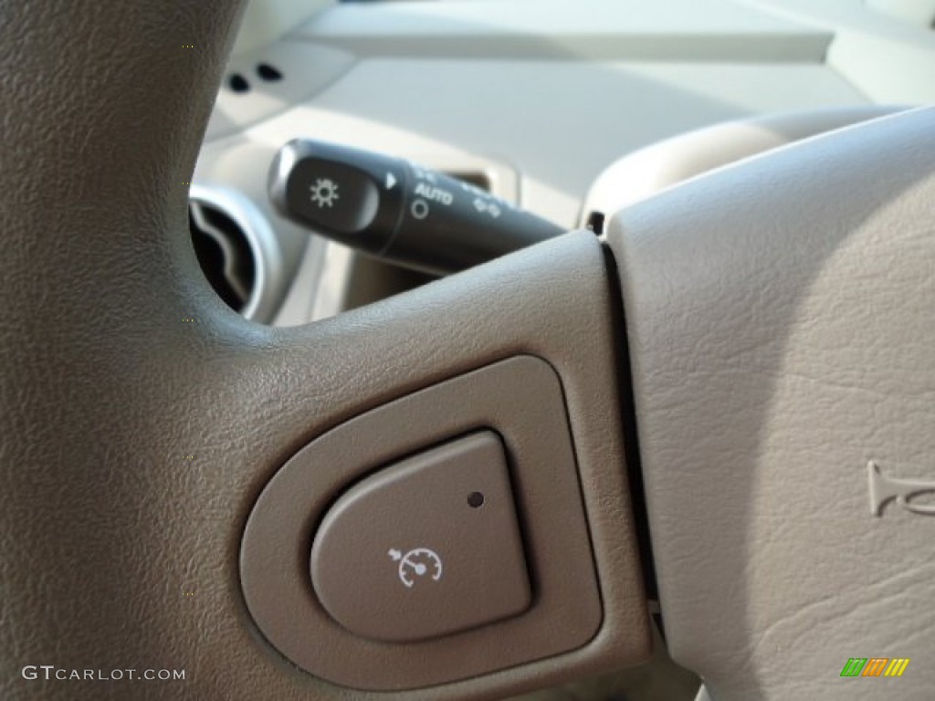 2007 Saturn ION 3 Sedan Controls Photo #87019058