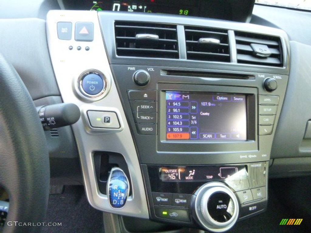 2014 Toyota Prius v Five Controls Photo #87020528