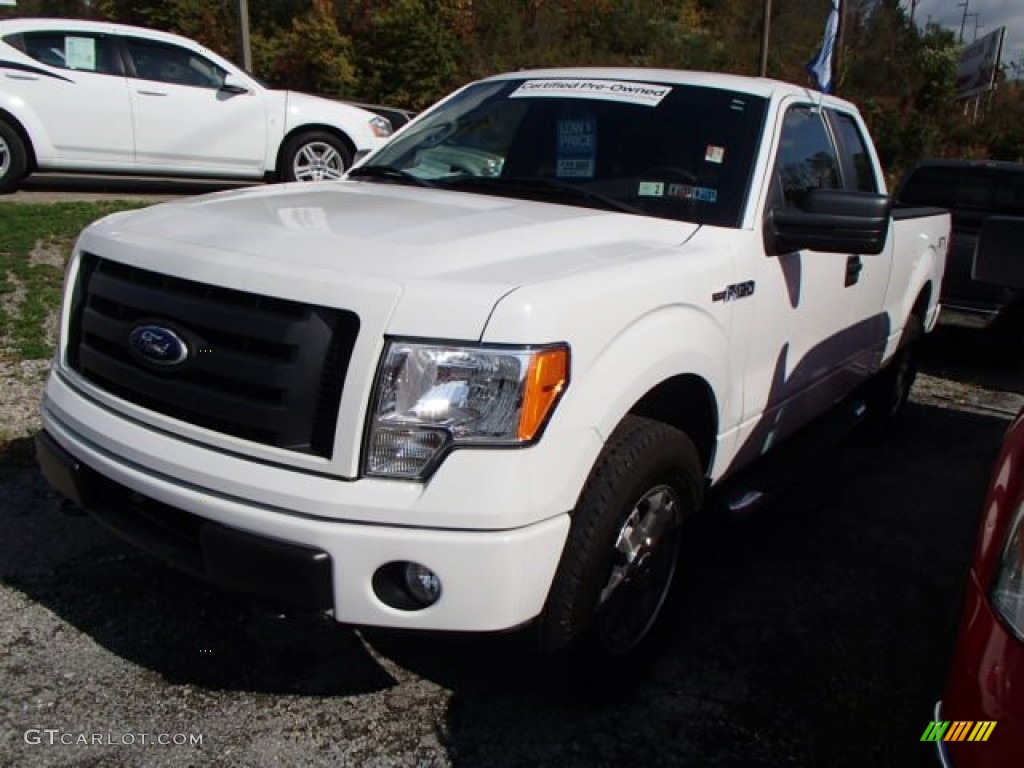 2010 F150 STX SuperCab 4x4 - Oxford White / Medium Stone photo #3