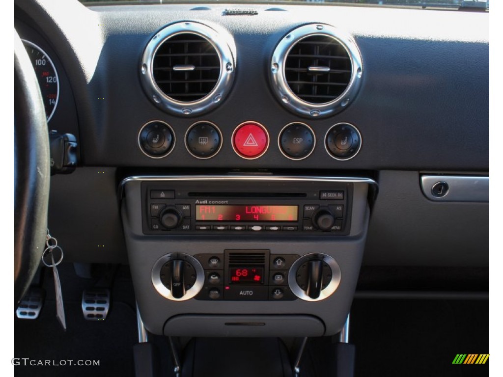 2005 Audi TT 1.8T quattro Coupe Controls Photo #87025610