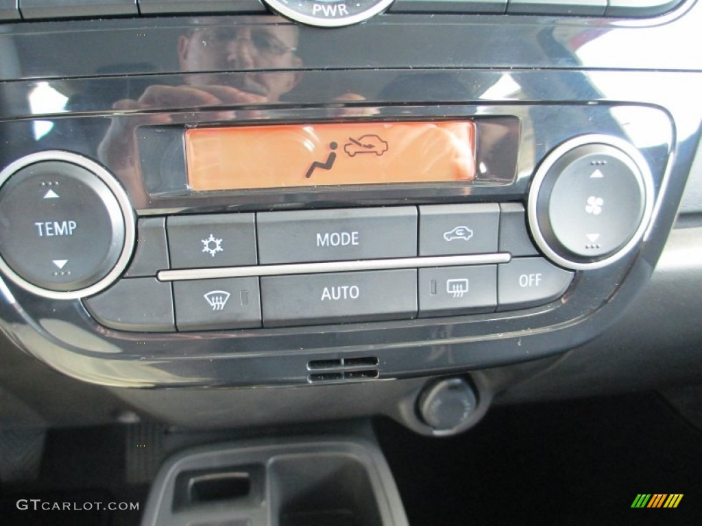 2014 Mitsubishi Mirage ES Controls Photo #87026561