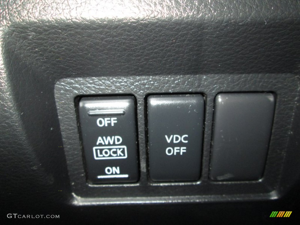 2003 FX 35 AWD - Laser Red / Graphite Black photo #25