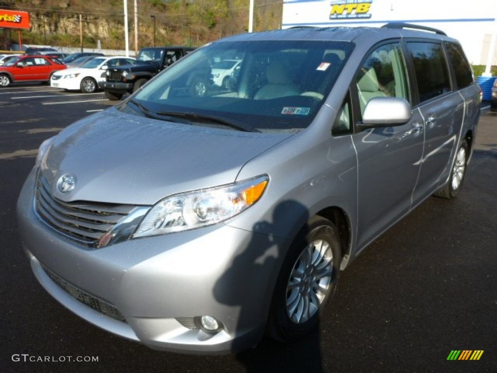 2011 Sienna XLE - Silver Sky Metallic / Light Gray photo #7