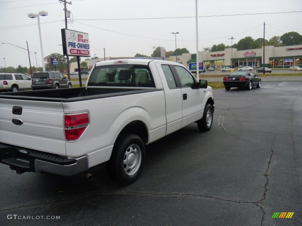2010 F150 XL SuperCab - Oxford White / Medium Stone photo #5