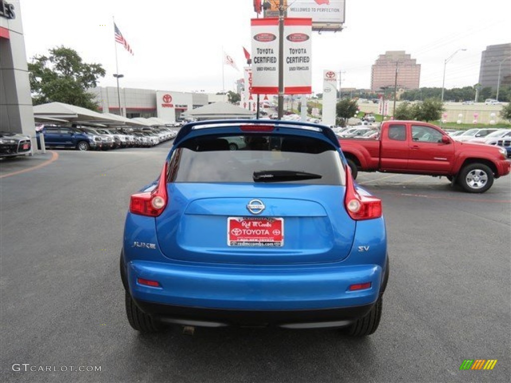 2011 Juke SV - Electric Blue / Black/Silver Trim photo #6