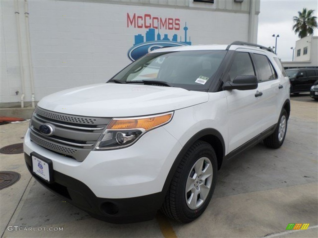 2014 Explorer FWD - Oxford White / Medium Light Stone photo #1