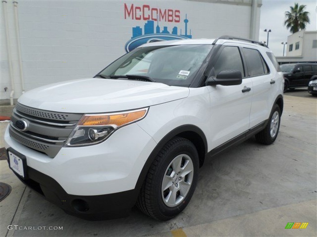 2014 Explorer FWD - Oxford White / Medium Light Stone photo #1
