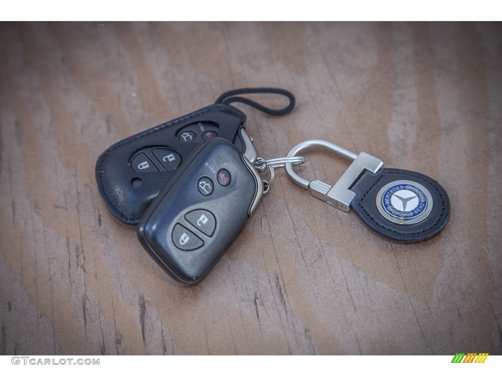 2010 Lexus RX 450h Hybrid Keys Photos