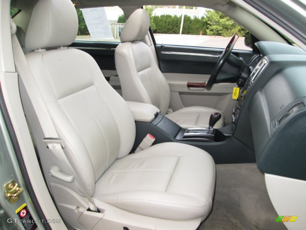 Deep Jade/Light Graystone Interior 2006 Chrysler 300 Touring AWD Photo #87050331
