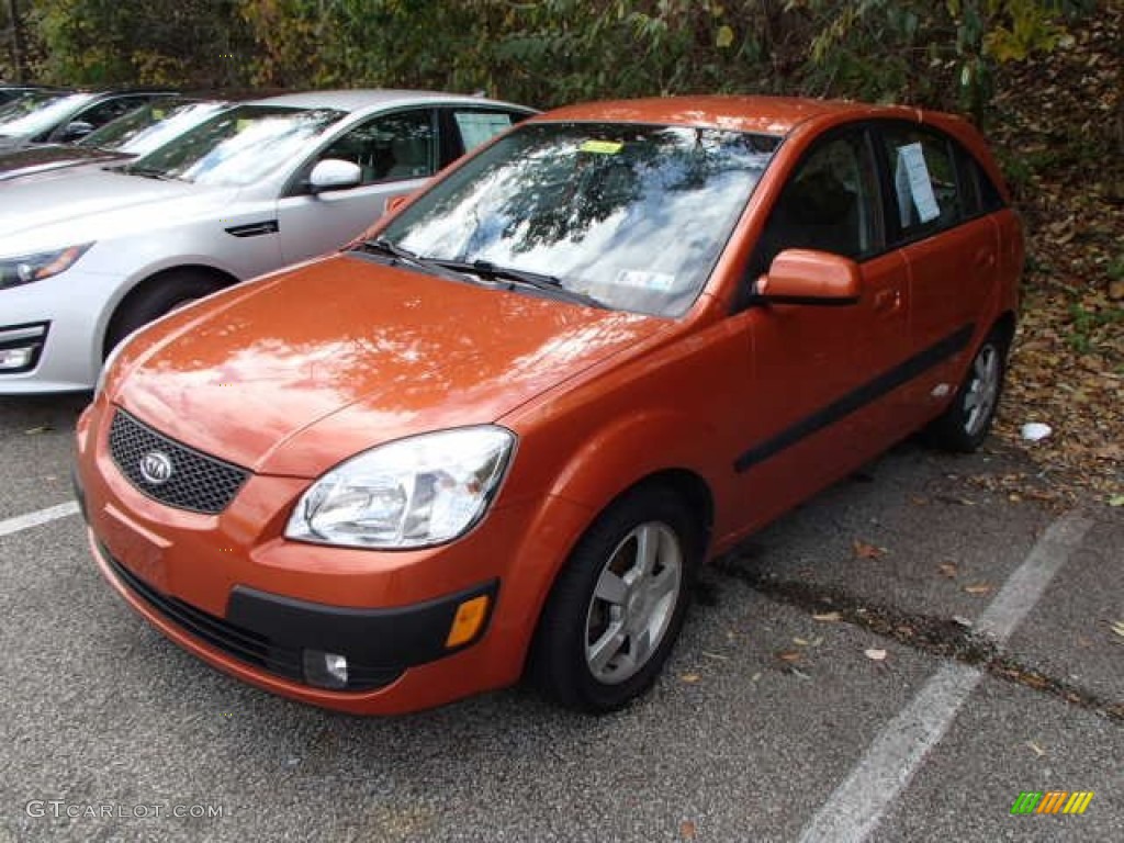 2006 Rio Rio5 SX Hatchback - Sunset Orange / Gray photo #3