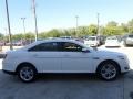 2014 Oxford White Ford Taurus SEL  photo #6