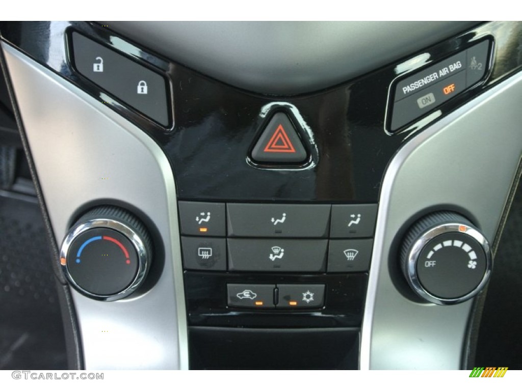 2014 Chevrolet Cruze LS Controls Photo #87059136