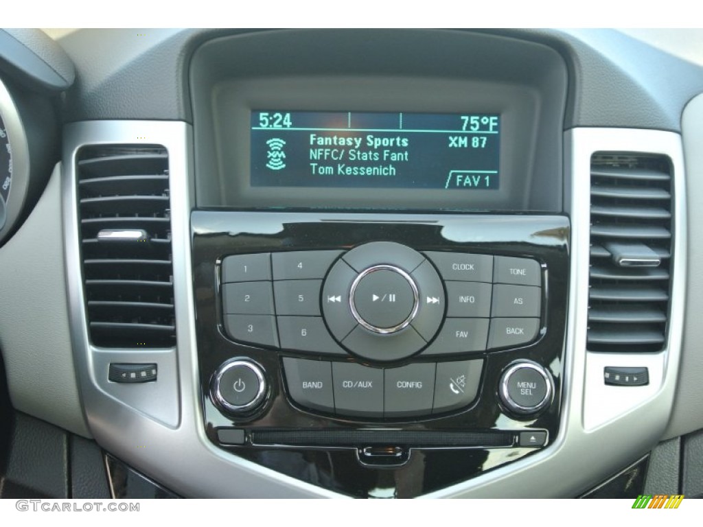 2014 Chevrolet Cruze LS Controls Photo #87059157
