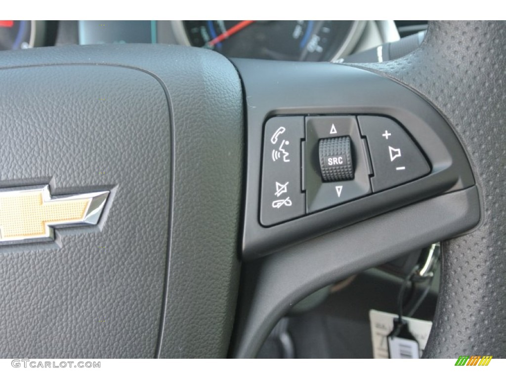 2014 Chevrolet Cruze LS Controls Photo #87059175
