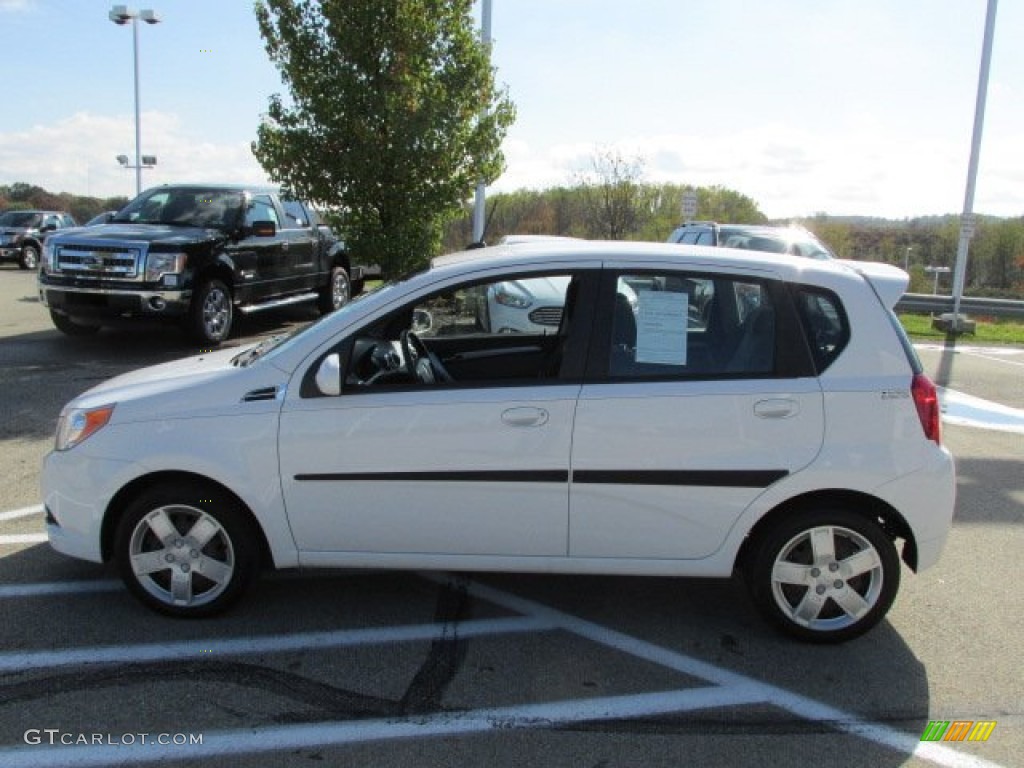 2010 Aveo Aveo5 LT - Summit White / Charcoal photo #7