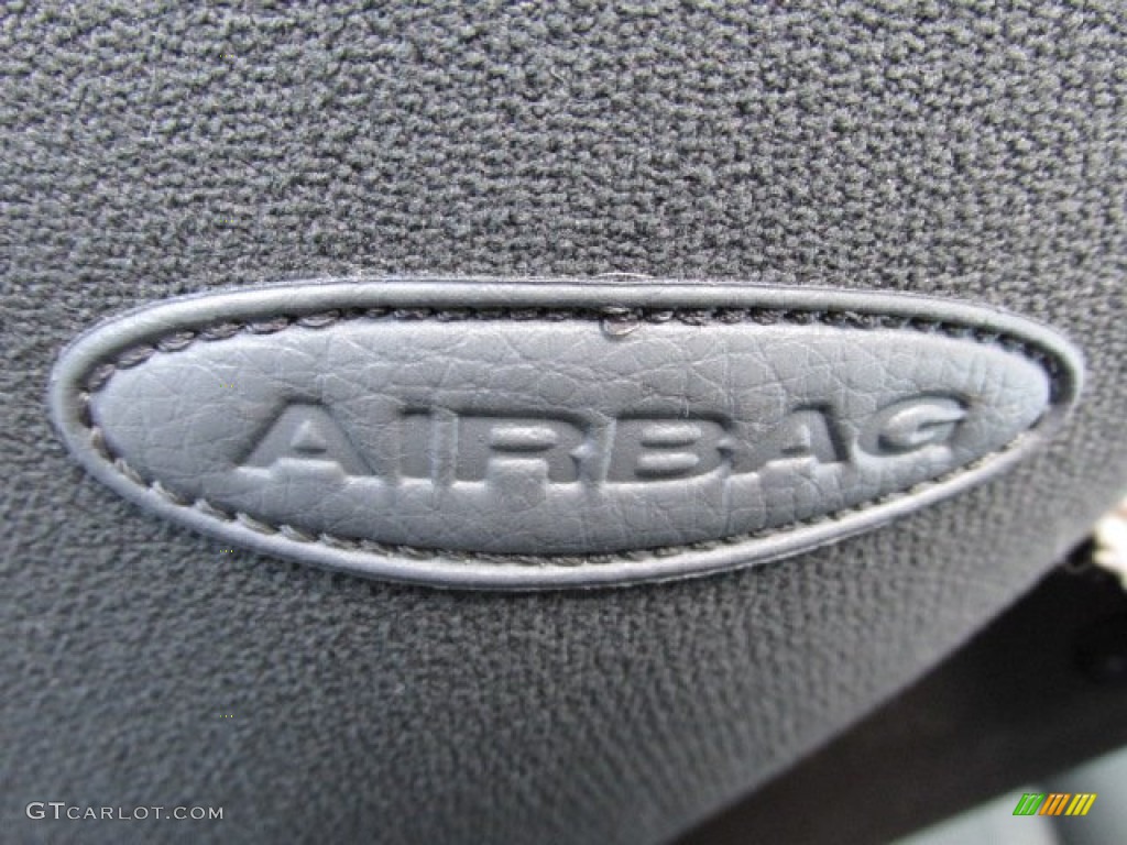 2010 Aveo Aveo5 LT - Summit White / Charcoal photo #14