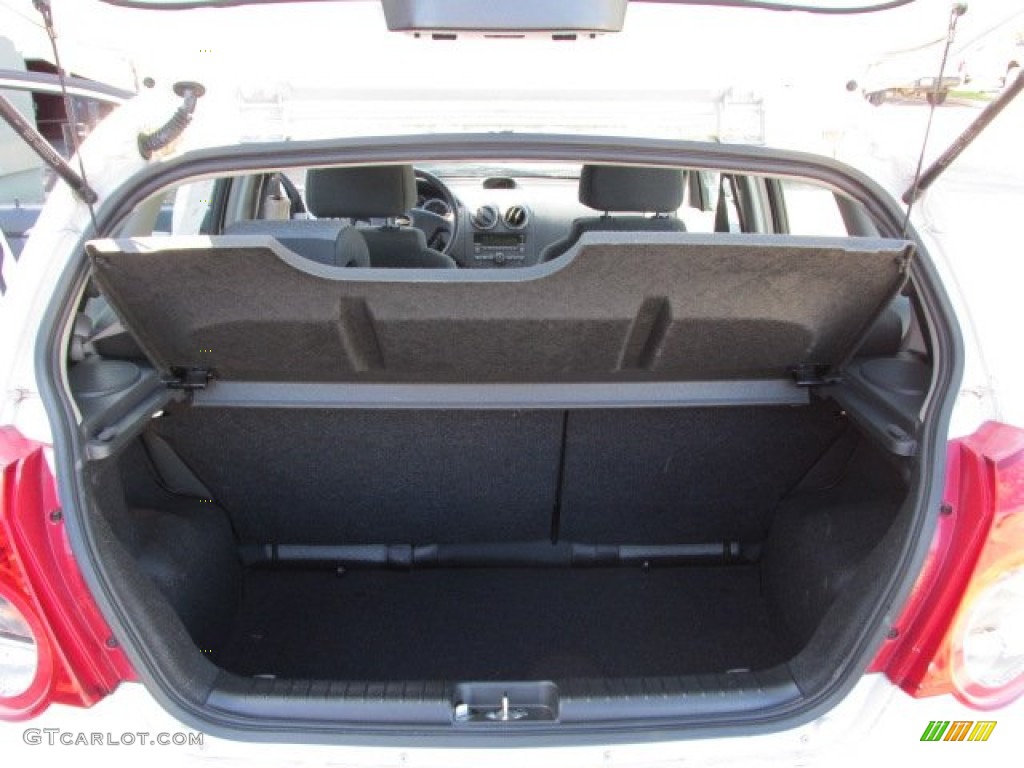 2010 Aveo Aveo5 LT - Summit White / Charcoal photo #21