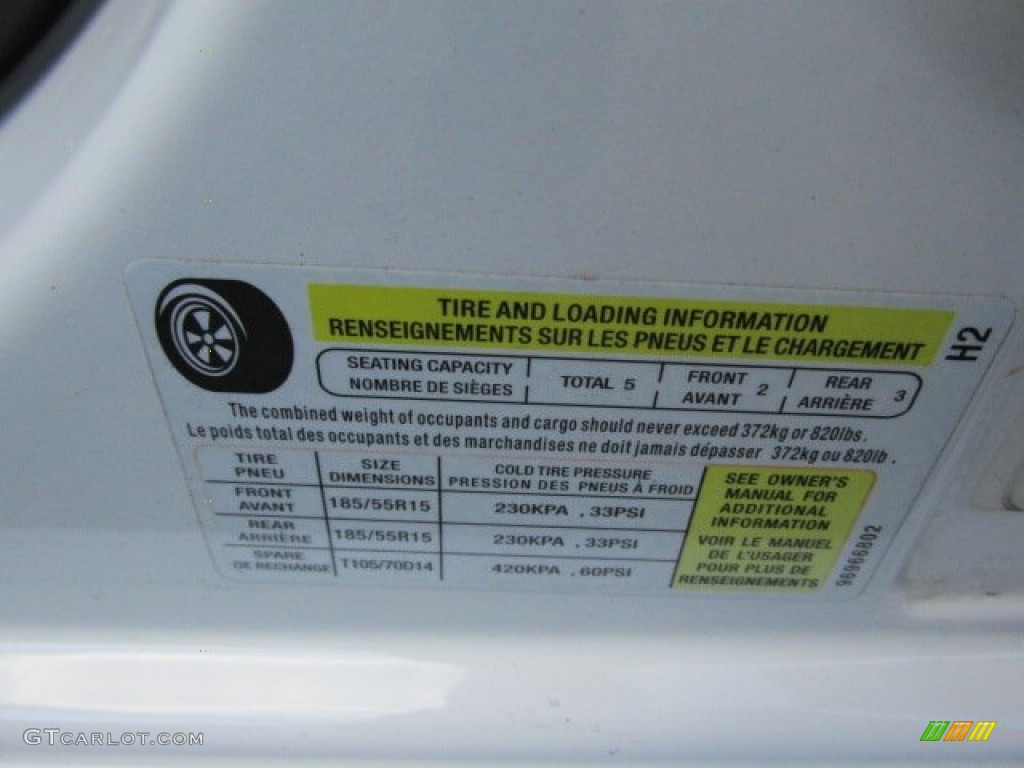 2010 Aveo Aveo5 LT - Summit White / Charcoal photo #23