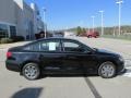 Black - Jetta SE Sedan Photo No. 2