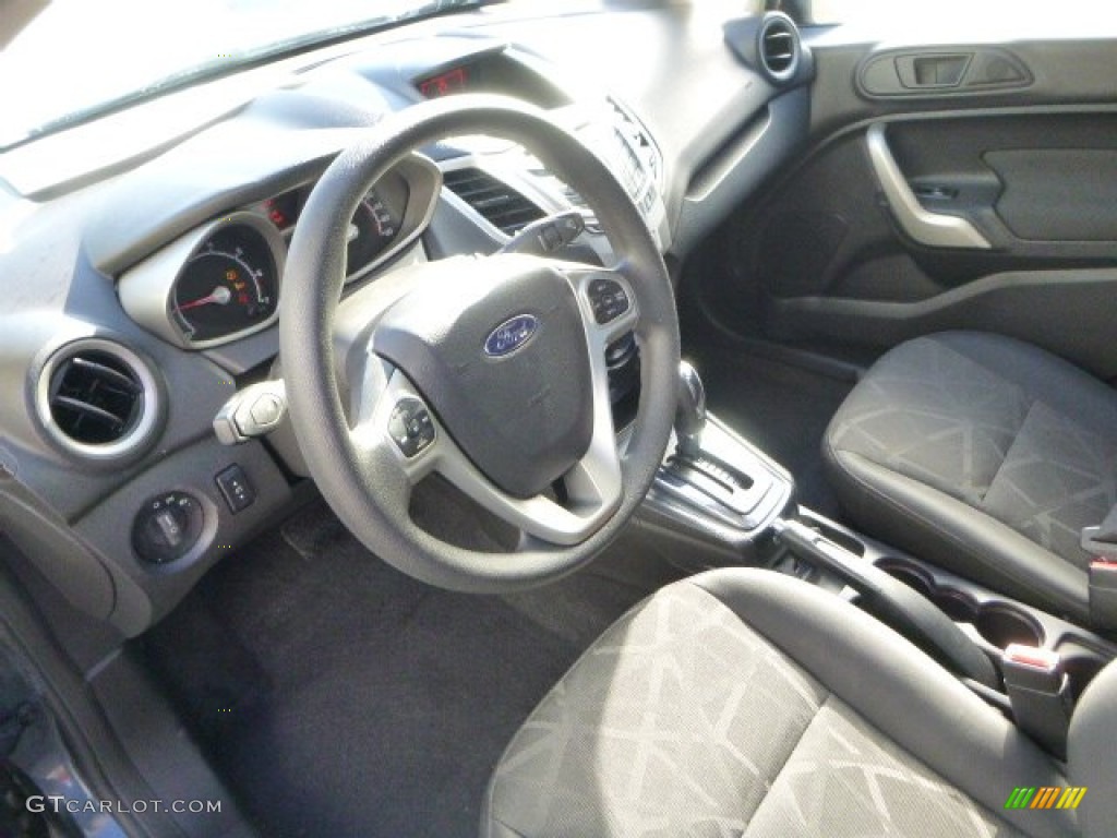 2011 Fiesta SE Sedan - Monterey Grey Metallic / Charcoal Black/Blue Cloth photo #20
