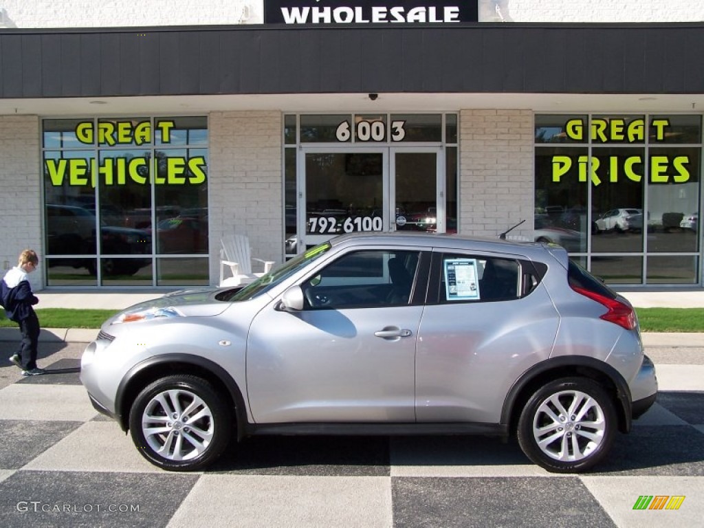 2011 Juke S AWD - Chrome Silver / Black/Silver Trim photo #1