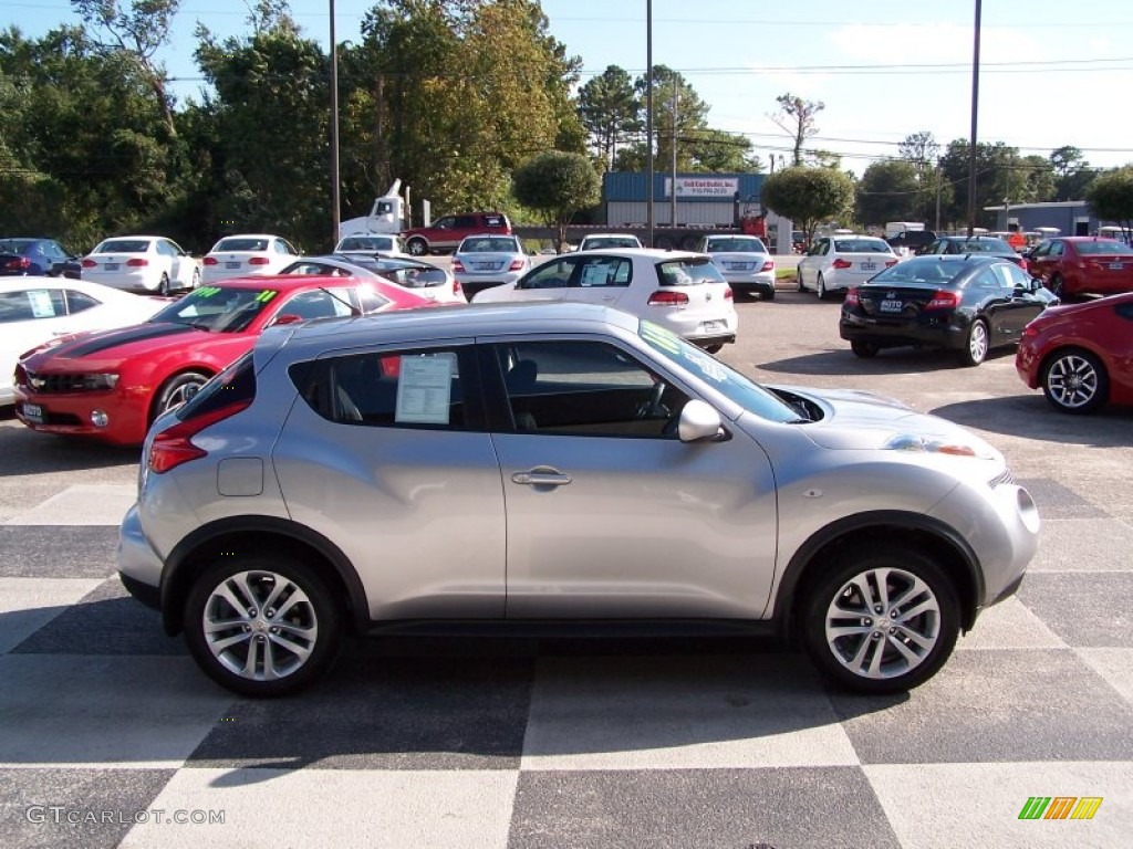 2011 Juke S AWD - Chrome Silver / Black/Silver Trim photo #3