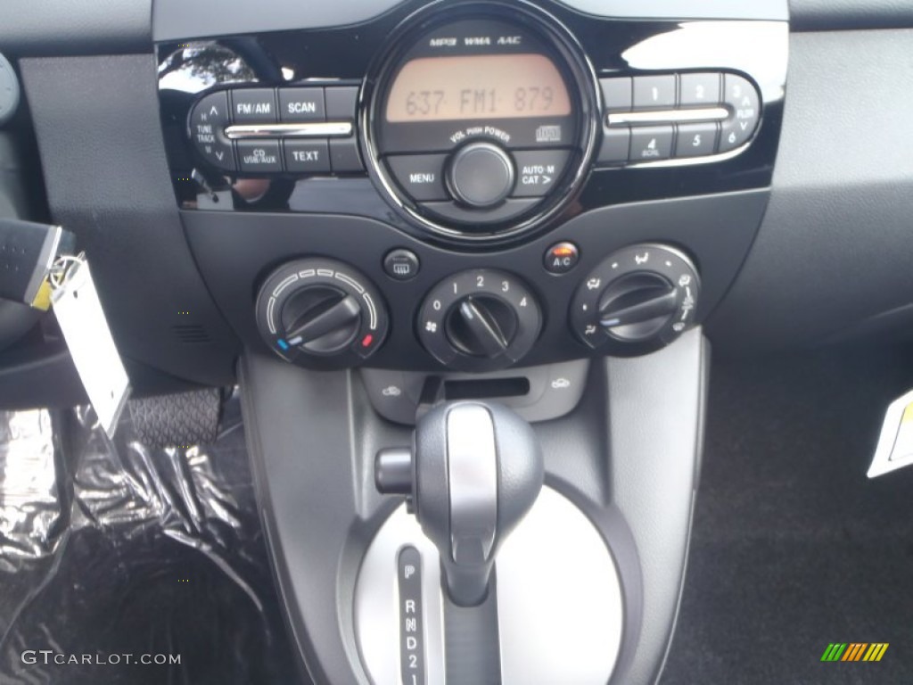 2014 Mazda Mazda2 Sport Controls Photo #87066585