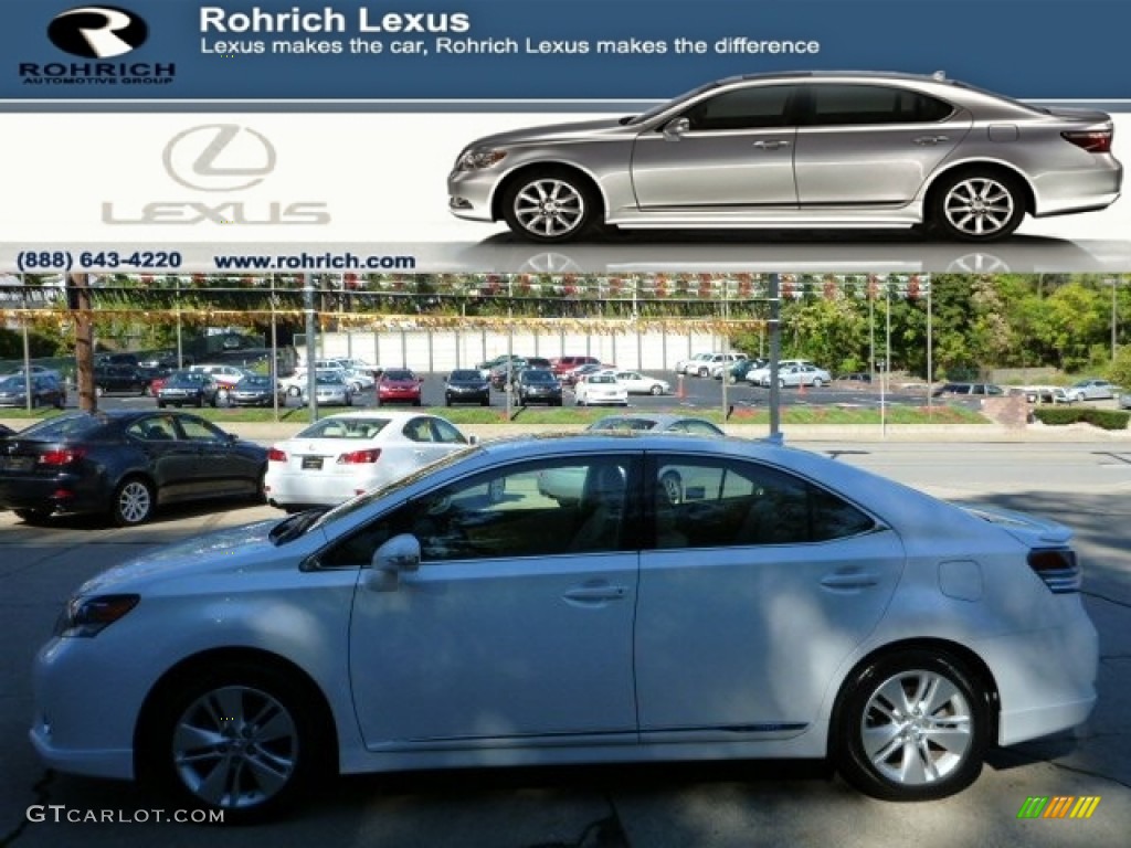 Starfire White Pearl Lexus HS