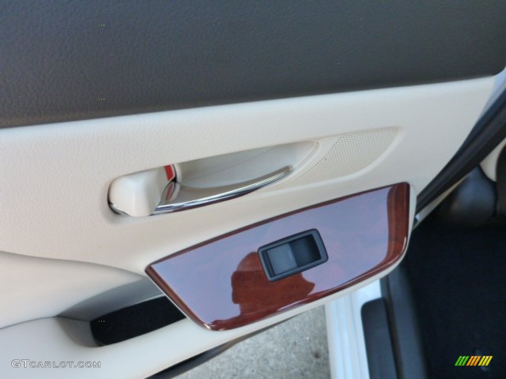 2011 HS 250h Hybrid Premium - Starfire White Pearl / Parchment/Brown Walnut photo #15