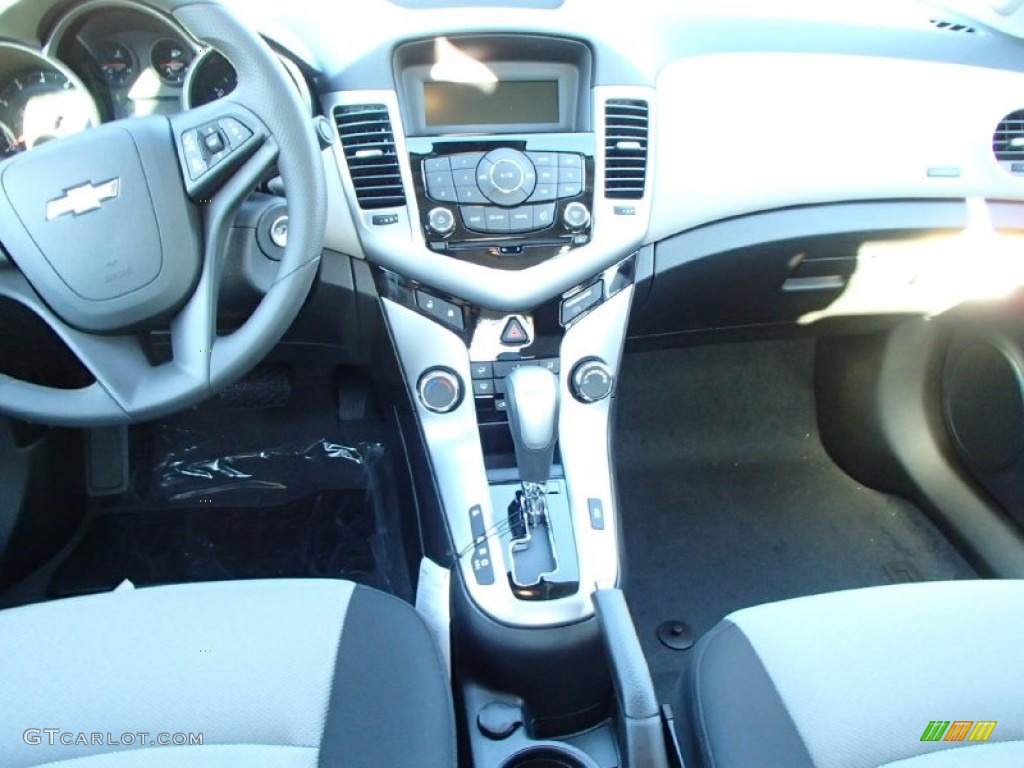 2014 Cruze LS - Atlantis Blue Metallic / Jet Black/Medium Titanium photo #5