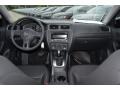 Black - Jetta SE Sedan Photo No. 5