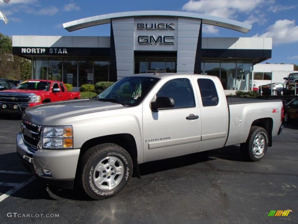 Silver Birch Metallic Chevrolet Silverado 1500