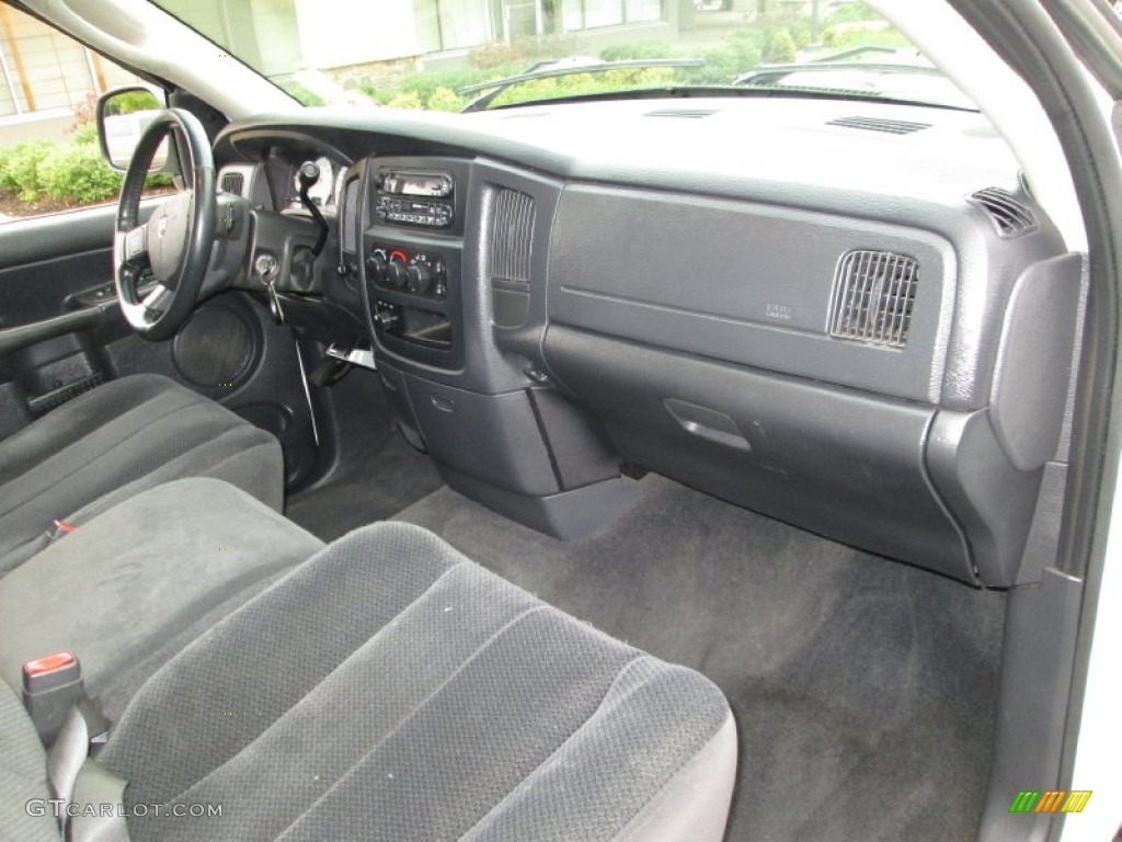 2004 Ram 1500 SLT Quad Cab 4x4 - Bright White / Dark Slate Gray photo #16