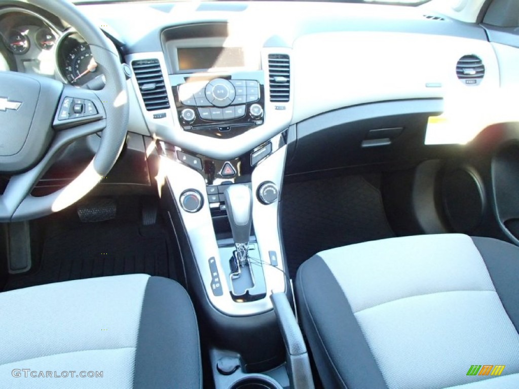 2014 Cruze LS - Atlantis Blue Metallic / Jet Black/Medium Titanium photo #5